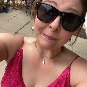 Meet your Posher, Leah